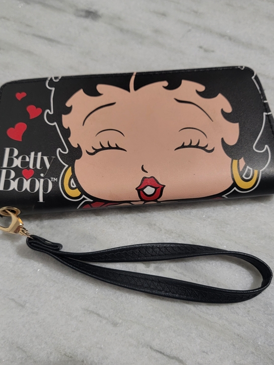 Betty Boop Handbags - Betty Boop Black Graphic Wristlet Wallet